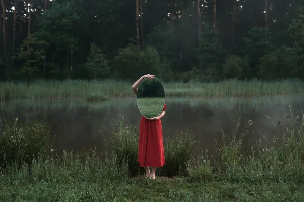 Jakie buty stylizacje dodatki do czerwonej sukienki